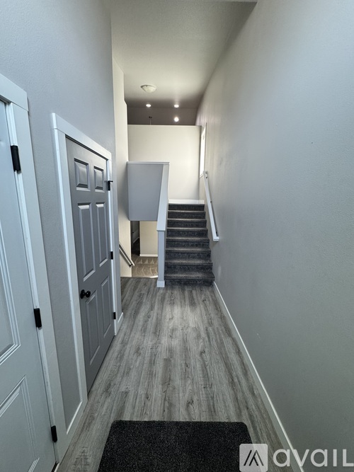 622 6th Street East 4 Beds Single Family Home for Rent - Photo gallery 3