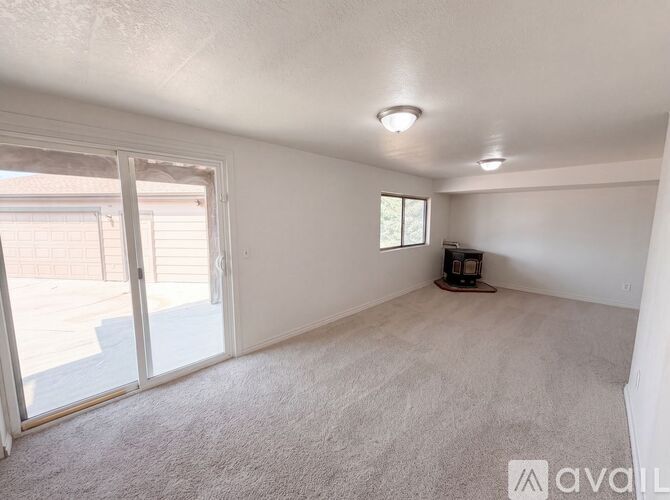 8274 W Plymouth Pl 3 Beds Single Family Home for Rent - Photo gallery 5