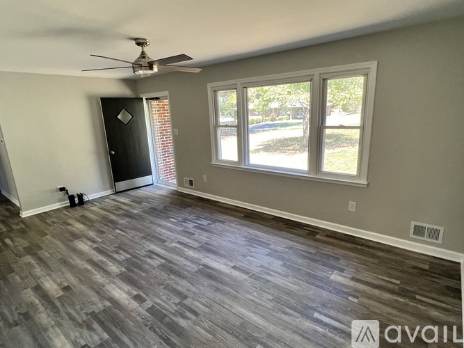 145 West Drive 3 Beds Single Family Home for Rent - Photo gallery 3