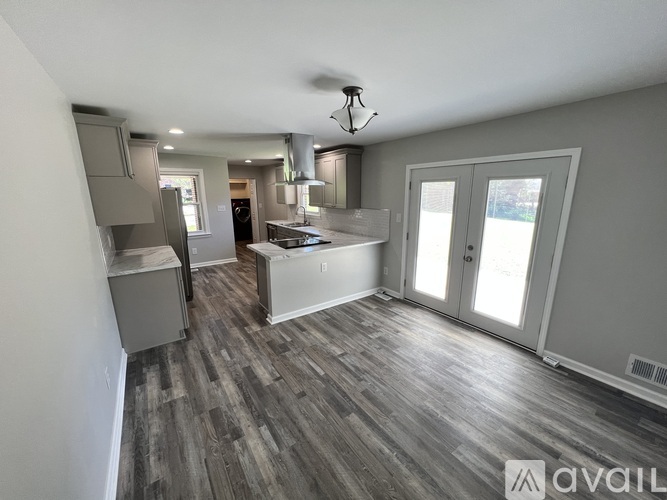 145 West Drive 3 Beds Single Family Home for Rent - Photo gallery 4