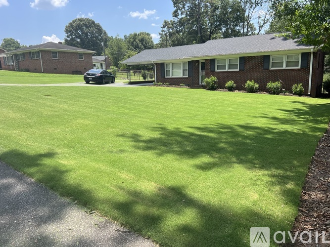 145 West Drive 3 Beds Single Family Home for Rent - Photo gallery 5