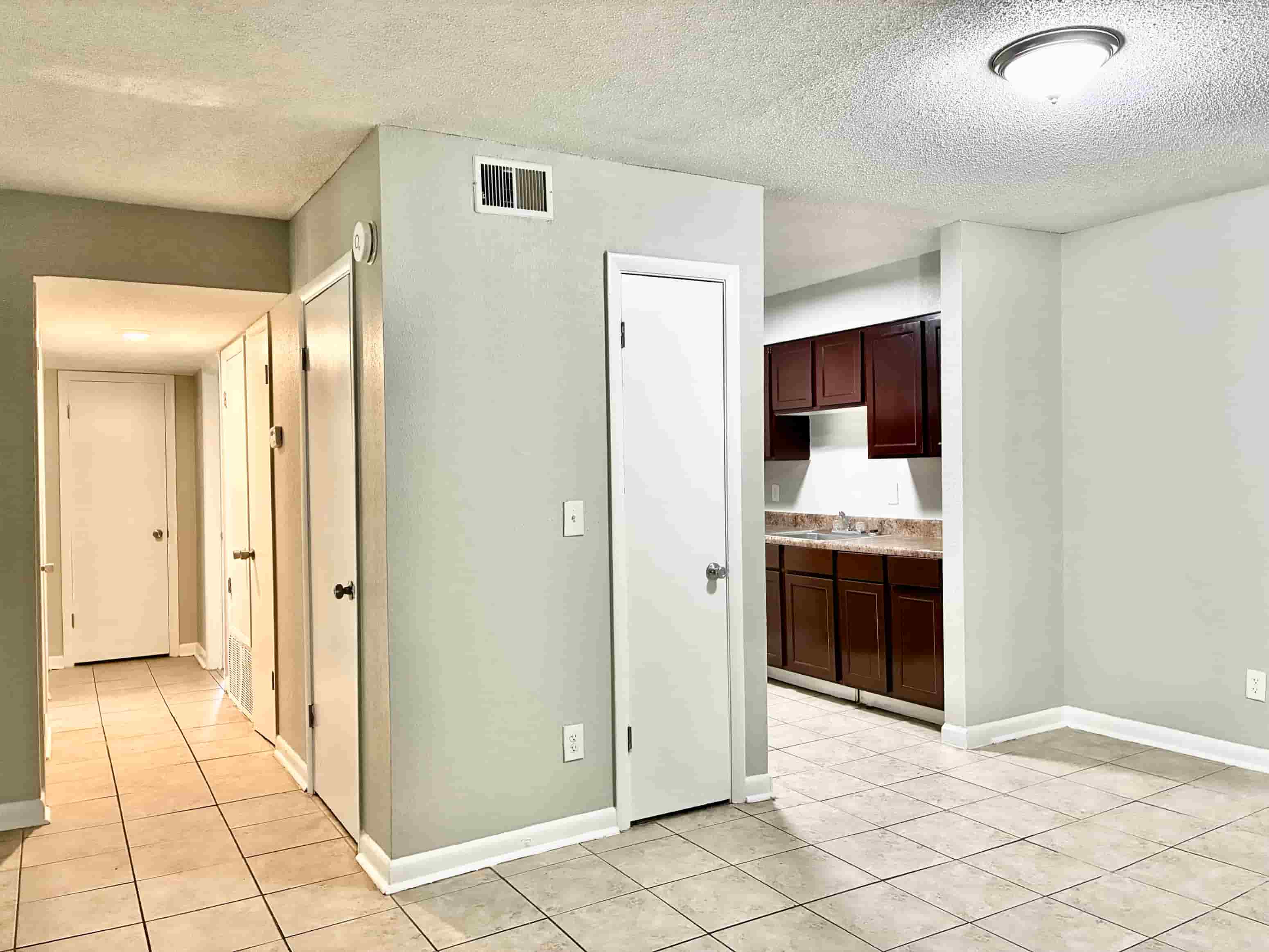 2929 Panthersville Rd. Studio-3 Beds Apartment for Rent - Photo gallery 3
