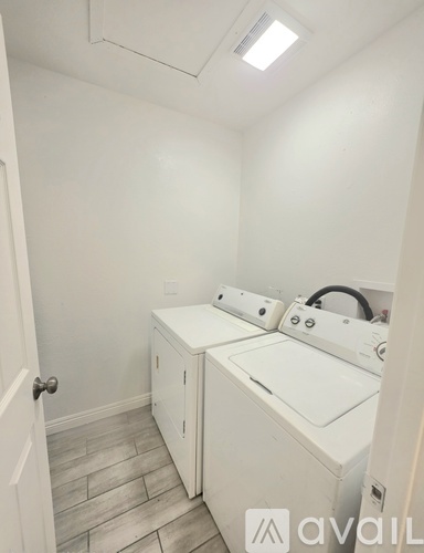 E Reno Ave 3 Beds Single Family Home for Rent - Photo gallery 3