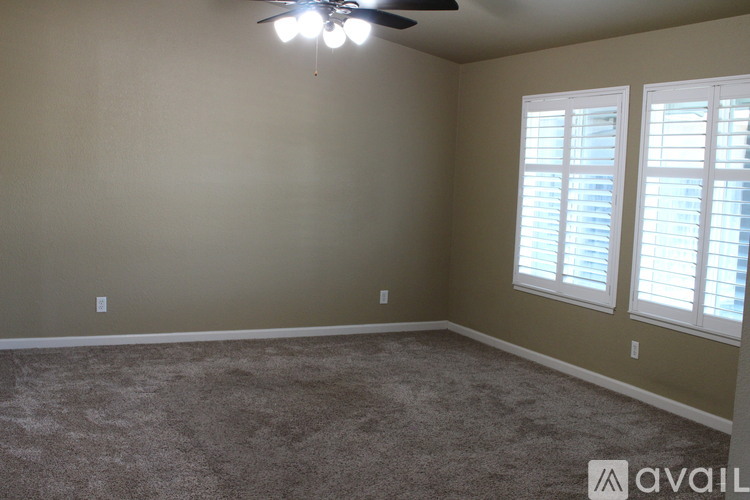 425 Bluefield Avenue 3 Beds Single Family Home for Rent - Photo gallery 5