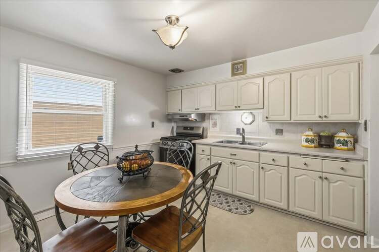 4431 N 62nd St 3 Beds Townhouse for Rent - Photo gallery 2