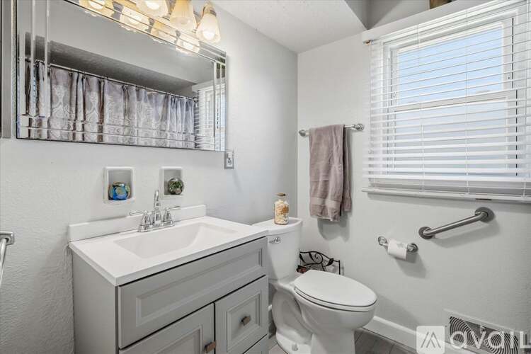 4431 N 62nd St 3 Beds Townhouse for Rent - Photo gallery 3