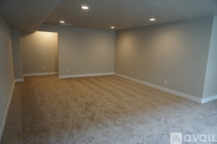 8810 15th Street Road 4 Beds Single Family Home for Rent - Photo gallery 4