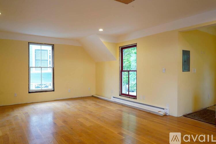 464 N 3rd St 1 Single Family Home for Rent - Photo gallery 2