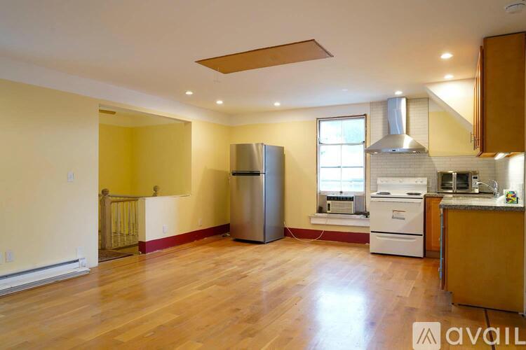 464 N 3rd St 1 Single Family Home for Rent - Photo gallery 3