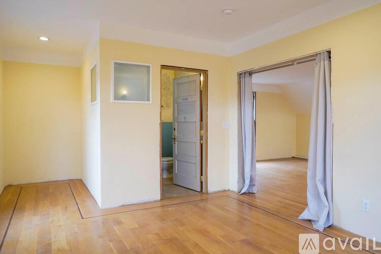 464 N 3rd St 1 Single Family Home for Rent - Photo gallery 4