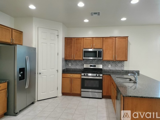 20415 East Domingo Road 5 Beds Single Family Home for Rent - Photo gallery 2