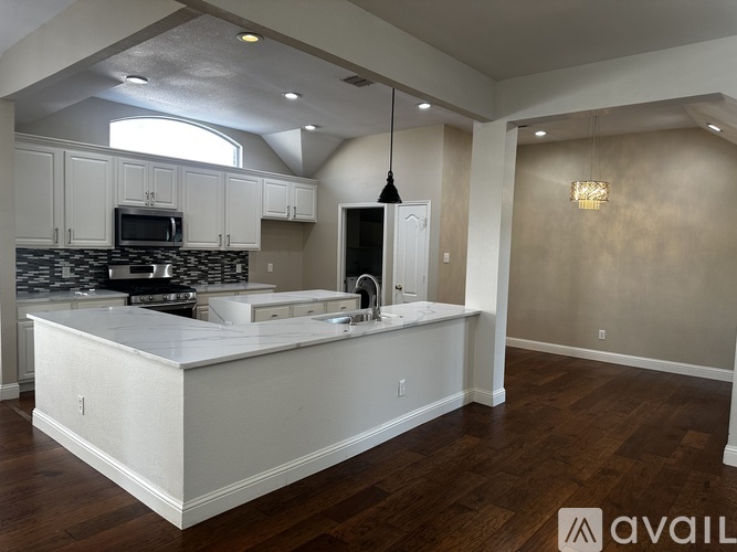 4727 Sunflower Drive 4 Beds Single Family Home for Rent - Photo gallery 4