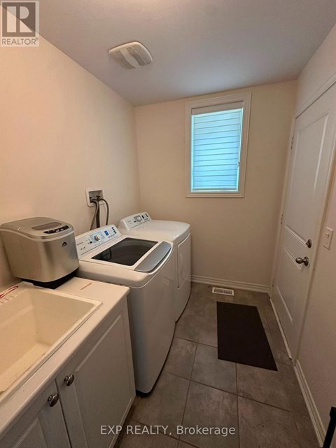 39 MORRISON DRIVE 4 Beds Apartment for Rent