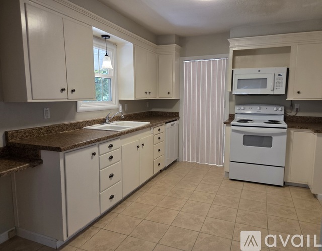 550 South 4th Street 3 Beds Single Family Home for Rent - Photo gallery 3