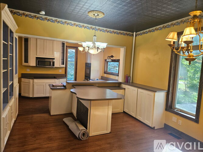 121 2nd Street South 4 Beds Single Family Home for Rent - Photo gallery 5