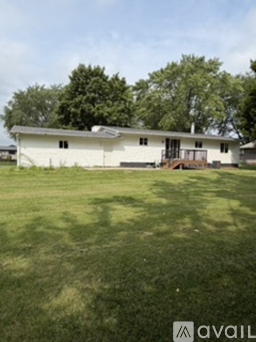 918 Elm Street 3 Beds Single Family Home for Rent - Photo gallery 2