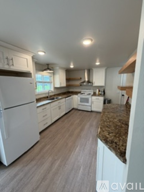 918 Elm Street 3 Beds Single Family Home for Rent - Photo gallery 5