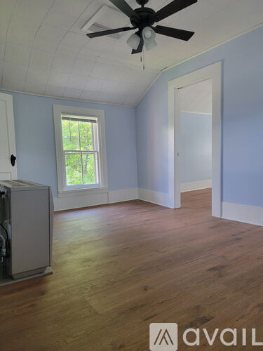 20 East Courtney Street 1 Apartment for Rent - Photo gallery 3