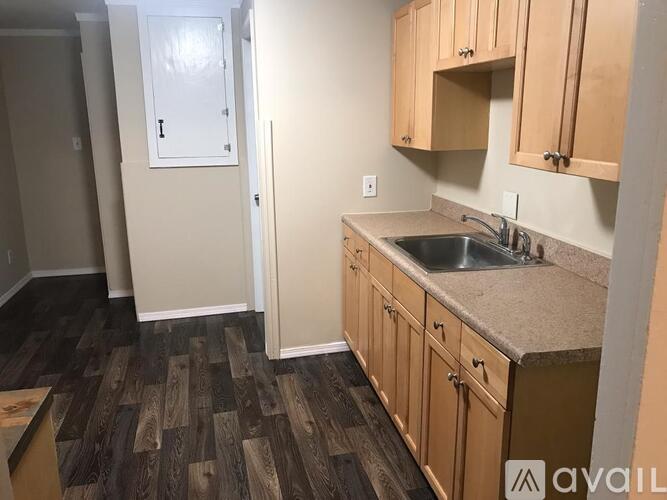 805 Emery Street 4 Beds Single Family Home for Rent - Photo gallery 2
