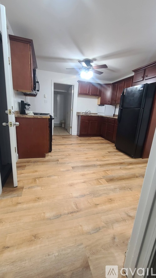 35 Charlton St 2 Beds Apartment for Rent - Photo gallery 5