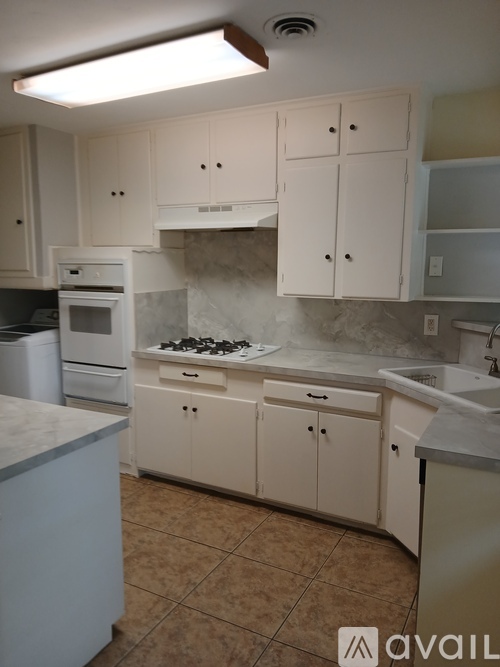 401 La Salle Dr 2 Beds Townhouse for Rent - Photo gallery 3