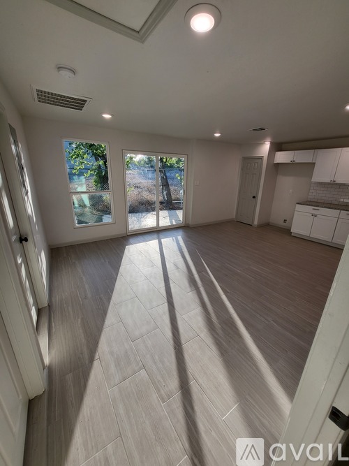 2417 Castroville Rd 2 Beds Apartment for Rent - Photo gallery 3