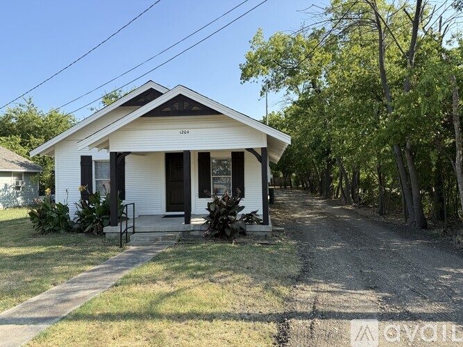 1204 Elm Street 3 Beds Single Family Home for Rent - Photo gallery 1
