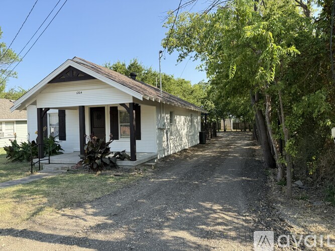 1204 Elm Street 3 Beds Single Family Home for Rent - Photo gallery 2