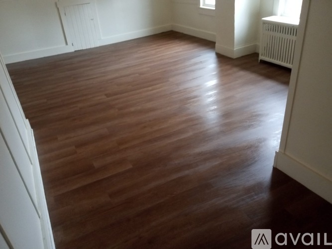511 W Green St 2 Beds Apartment for Rent - Photo gallery 1