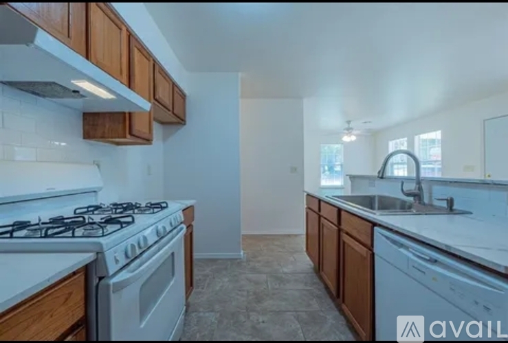 1601 Nw46 St 3 Beds Single Family Home for Rent - Photo gallery 4