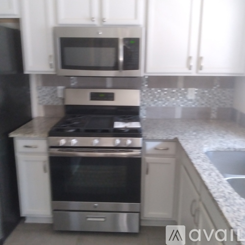 6939 West Sauceda Drive 3 Beds Single Family Home for Rent - Photo gallery 2