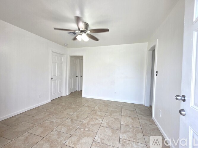 556 Westwood Dr 3 Beds Apartment for Rent - Photo gallery 3