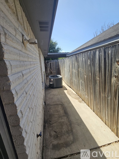 709 La Mancha Drive 3 Beds Apartment for Rent - Photo gallery 5