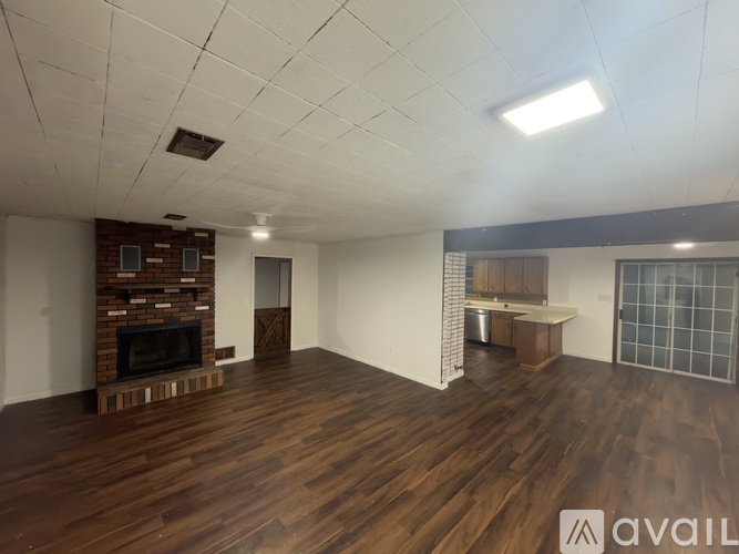 2221 West 38th Street North 4 Beds Single Family Home for Rent - Photo gallery 3