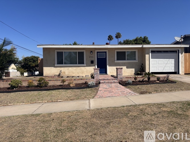 203 East Palomar Street 3 Beds Single Family Home for Rent - Photo gallery 2