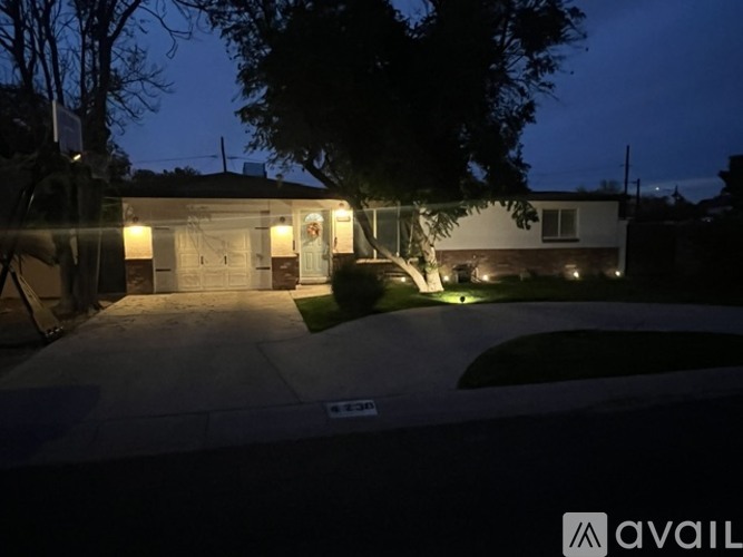4238 North 45th Place 3 Beds Single Family Home for Rent - Photo gallery 2