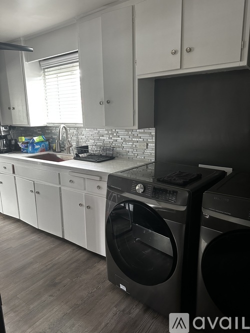 1939 1/2 Eastlake Avenue Studio Single Family Home for Rent - Photo gallery 1