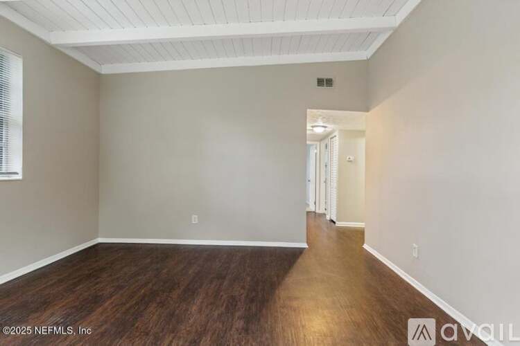 9346 10th Avenue 3 Beds Single Family Home for Rent - Photo gallery 2