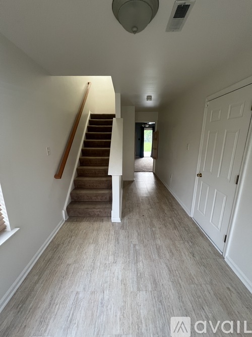 8 Dolmen Ln 3 Beds Townhouse for Rent - Photo gallery 4