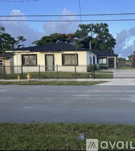 26515 Southwest 139th Avenue 3 Beds Single Family Home for Rent - Photo gallery 2