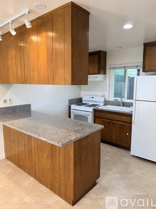 135 Loma Vista Street Studio Apartment for Rent - Photo gallery 3
