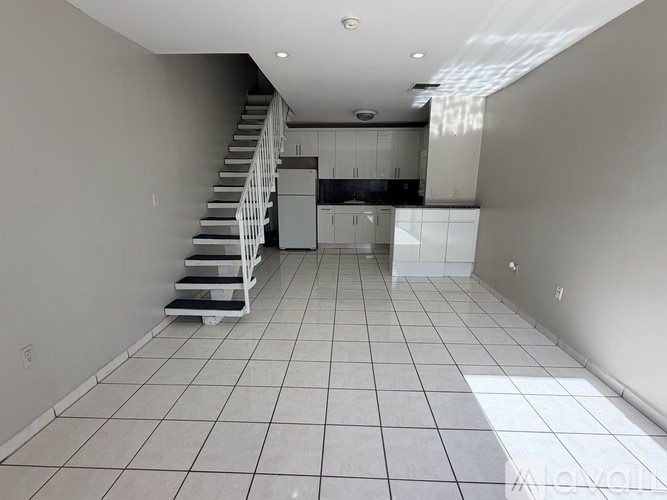 3901 Southwest 109th Avenue 1 Apartment for Rent - Photo gallery 1