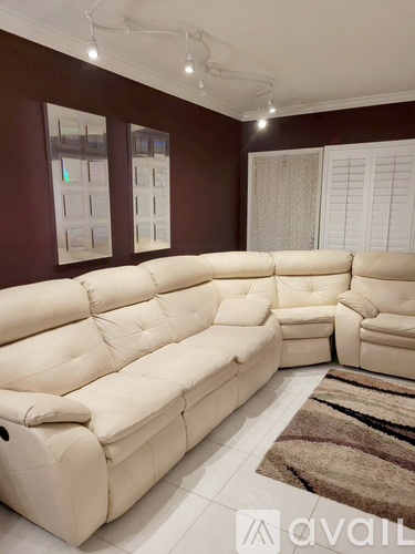 2453 Northeast 51st Street 1 Condo for Rent - Photo gallery 2