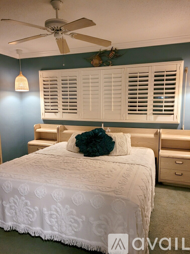 2453 Northeast 51st Street 1 Condo for Rent - Photo gallery 3