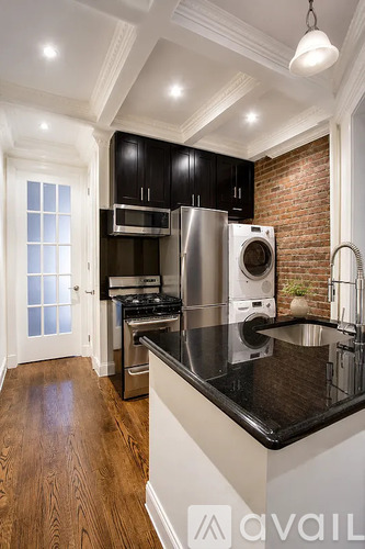 72 West 108th St 3 Beds Apartment for Rent - Photo gallery 5