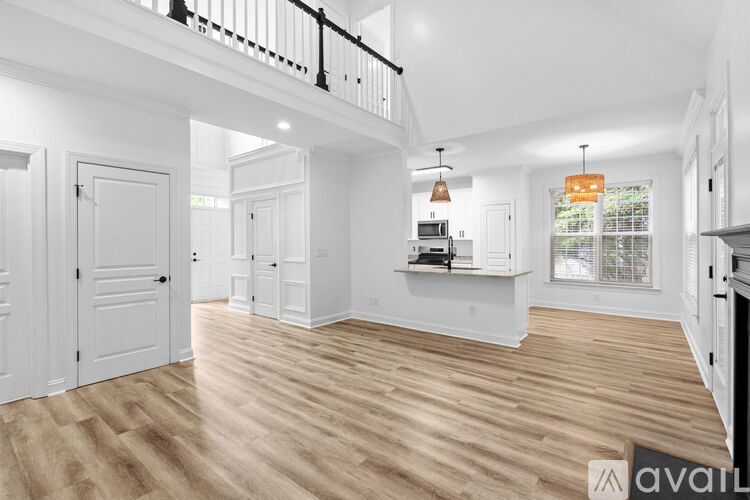 Brampton Drive 4 Beds Single Family Home for Rent - Photo gallery 2