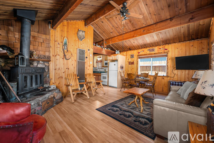 906 W Country Club Blvd 2 Beds Apartment for Rent - Photo gallery 3