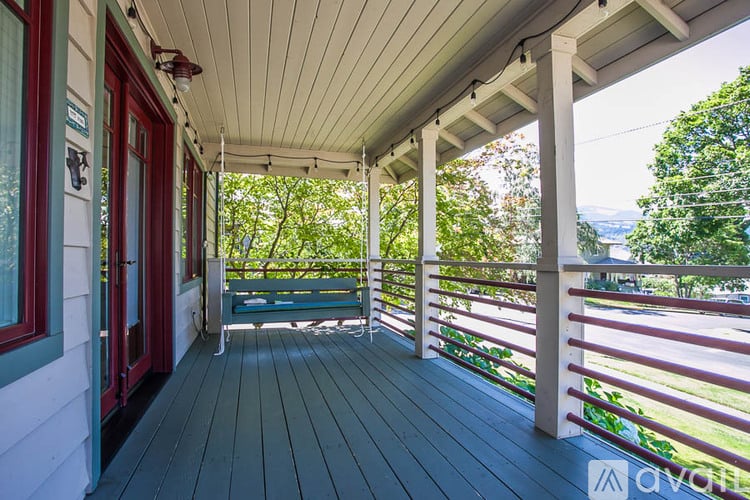 923 Cascade Ave 4 Beds Single Family Home for Rent - Photo gallery 3