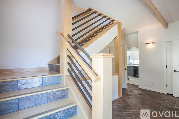 923 Cascade Ave 4 Beds Single Family Home for Rent - Photo gallery 5