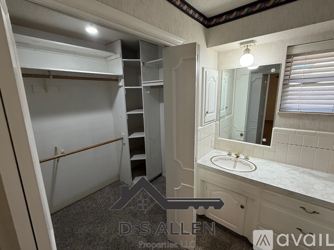 212 Meadowdale 4 Beds Single Family Home for Rent - Photo gallery 5